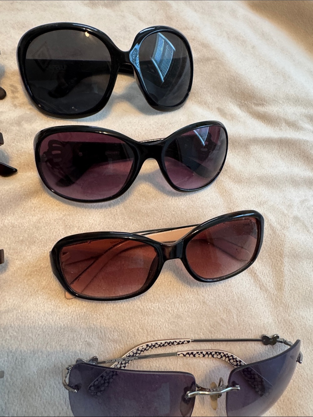 Assorted Women's Sunglasses - Black & Brown Styles - Picture 4 of 6